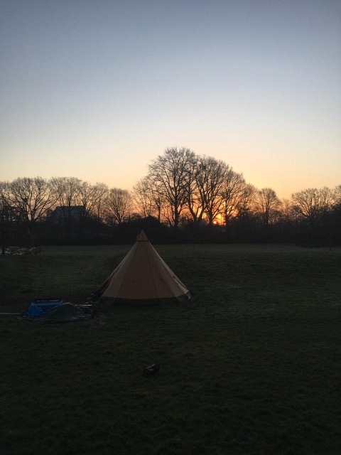 neues Tipi am Morgen